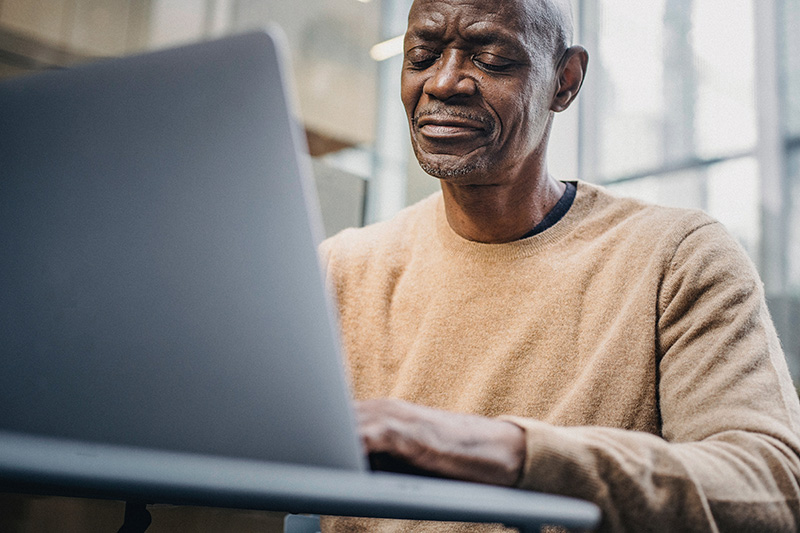 visually impaired computer user